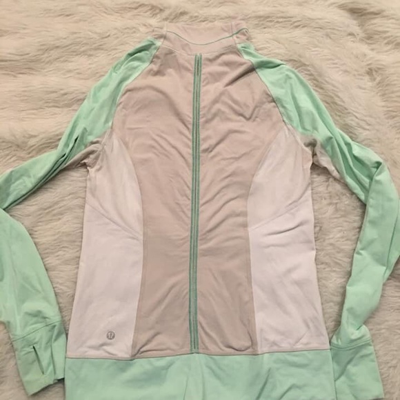 Lululemon run jacket - Picture 4 of 4